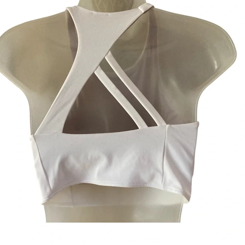 Lululemon on Strong Lines Bra Medium Support,  B/C Cup White Size 6 EUC